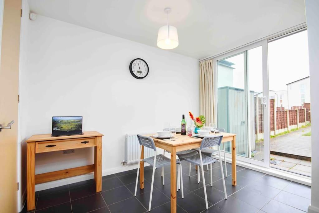 Dellehomes- Free Parking, Wfh, Family-Friendly Manchester Exteriör bild