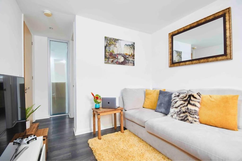 Dellehomes- Free Parking, Wfh, Family-Friendly Manchester Exteriör bild